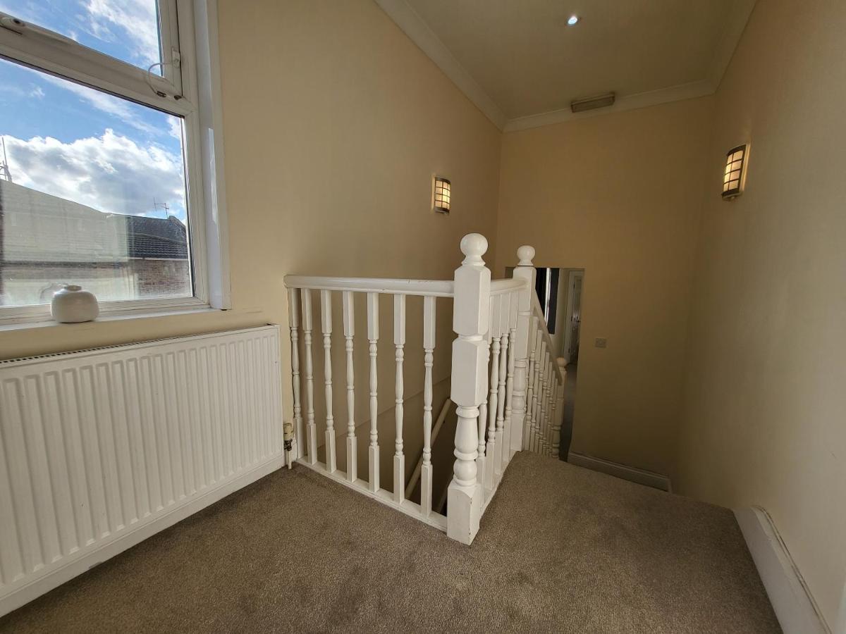 Tooting Bec Central Apartment By London Tube Exterior photo