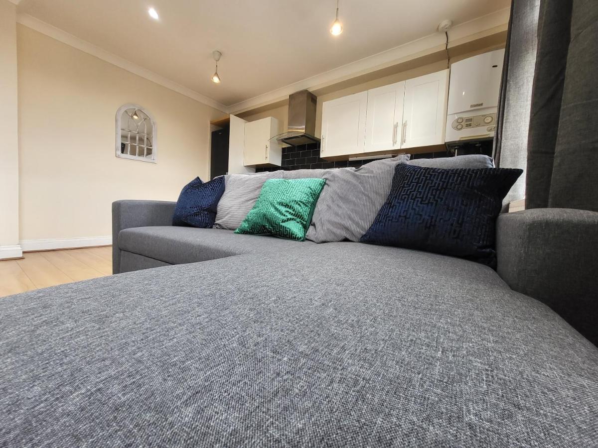 Tooting Bec Central Apartment By London Tube Exterior photo